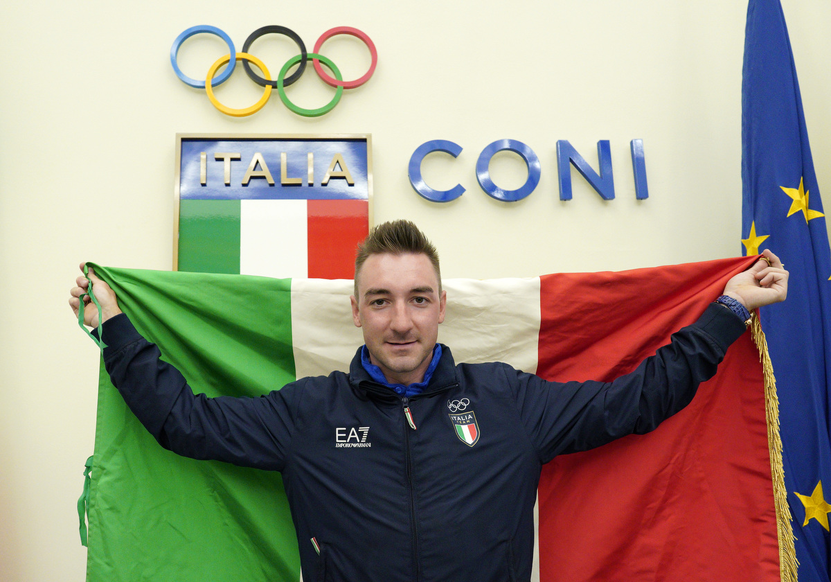 Elia Viviani Portabandiera Foto Luca Pagliaricci009