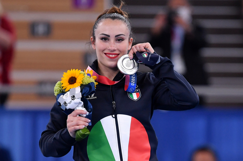 Vanessa Ferrari never ends the silver medal in the floor exercise at 30. 28 podiums for Italy as in Rio 2016